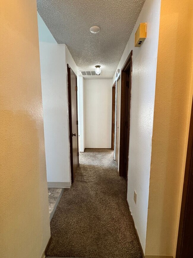 Building Photo - W801