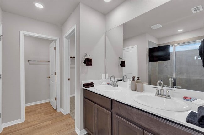 Building Photo - 6401 Night Chinook Dr