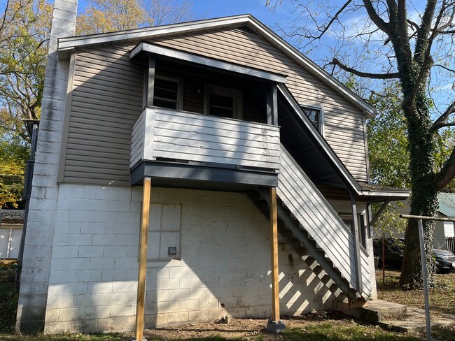 Building Photo - 4-Bedroom, 1-Bath Single Family Home