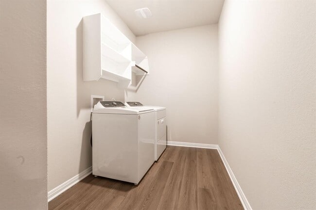 Building Photo - 2832 Mill Run Bnd