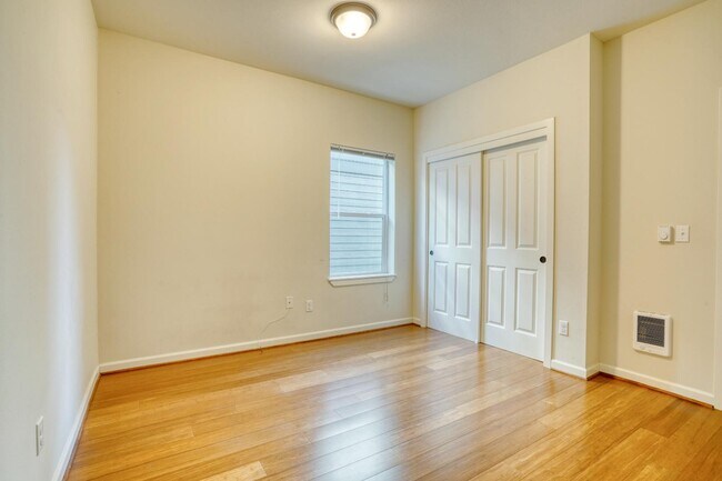 Building Photo - 8320 N Princeton St