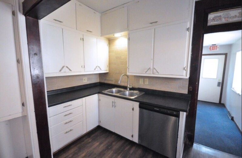 Building Photo - 407 E 14th Ave