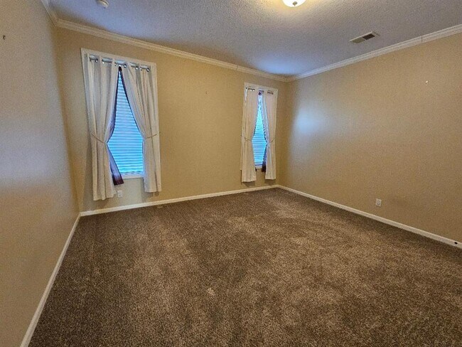 Building Photo - 555 Paint Creek Rd