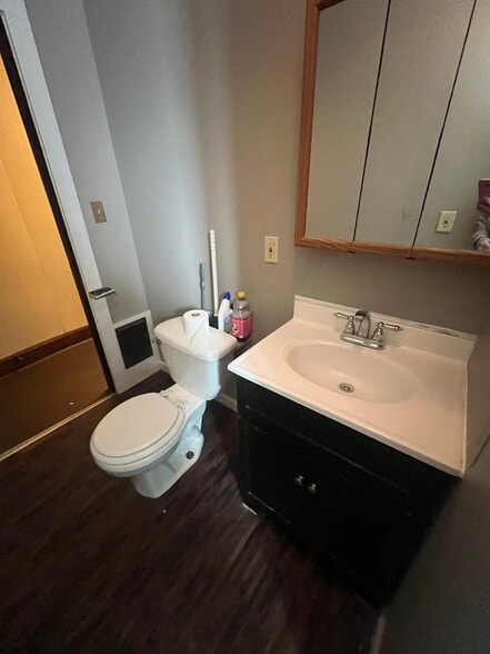 Building Photo - 305 Mount Zoar St