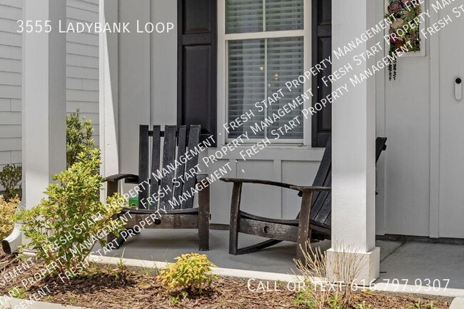 Building Photo - 3555 Ladybank Loop