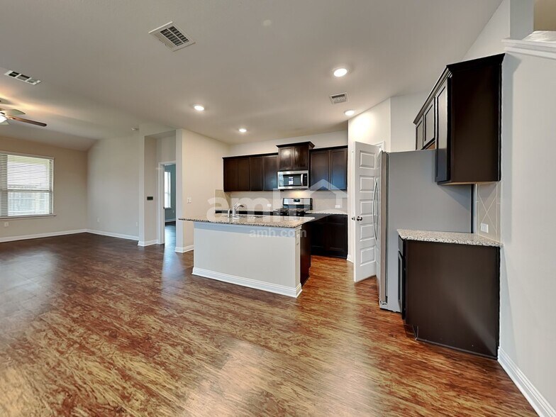 Building Photo - 6101 Gerard Dr