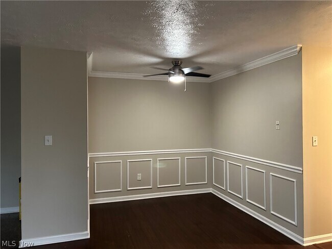 Building Photo - 23875 David Dr