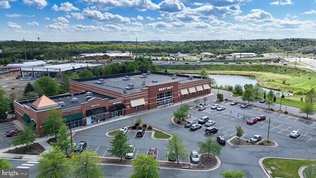 Building Photo - 700 Mount Airy Ter NE