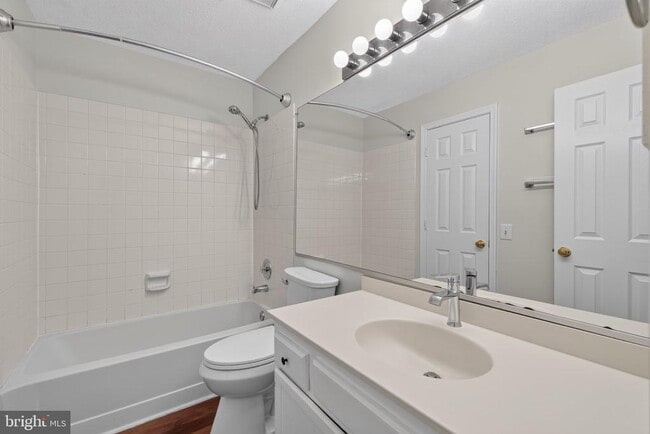 Building Photo - 6619 High Valley Ln