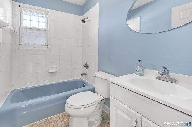 Building Photo - 100 Silliman St