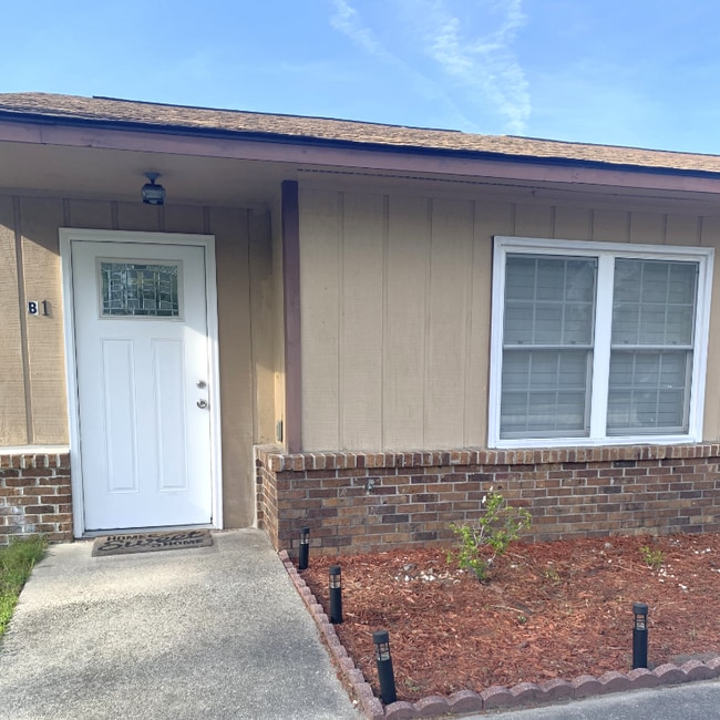 Building Photo - 1200 Zion Dr