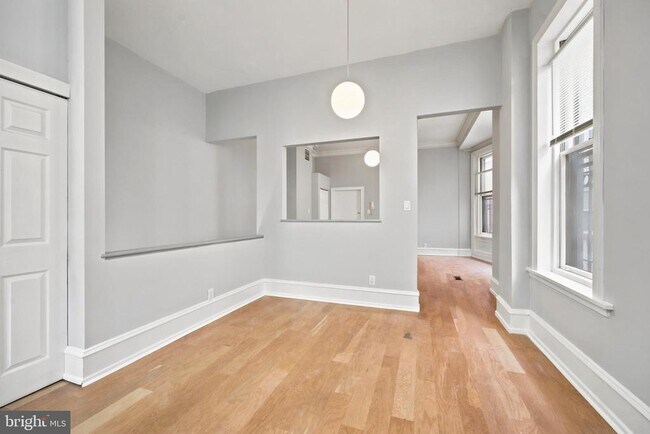 Building Photo - 1712 Mt Vernon St