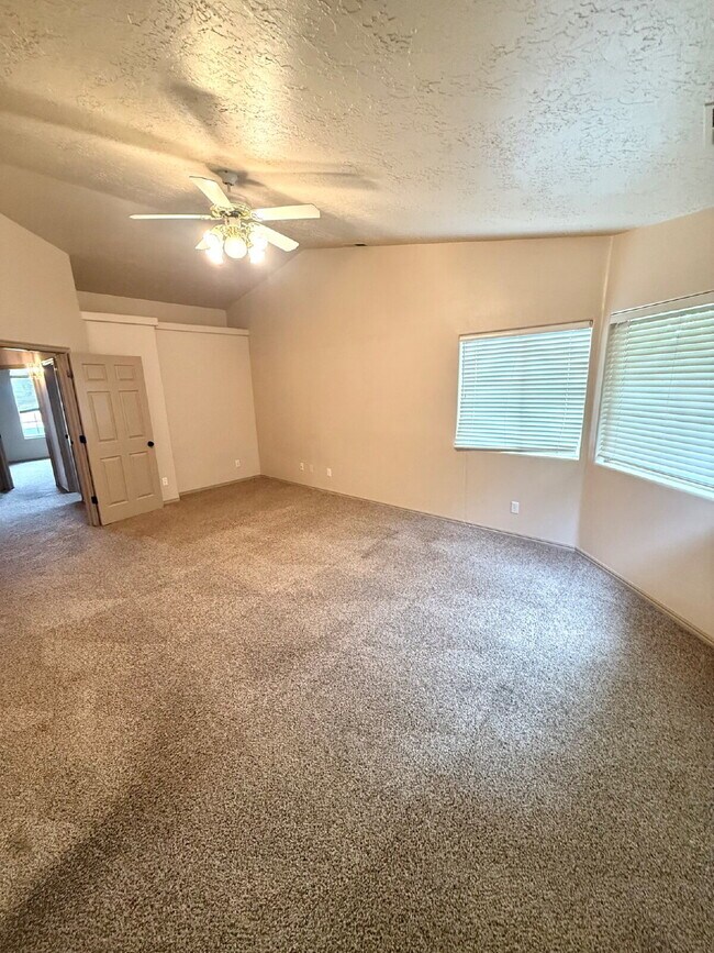 Building Photo - 1569 Tamarisk Dr