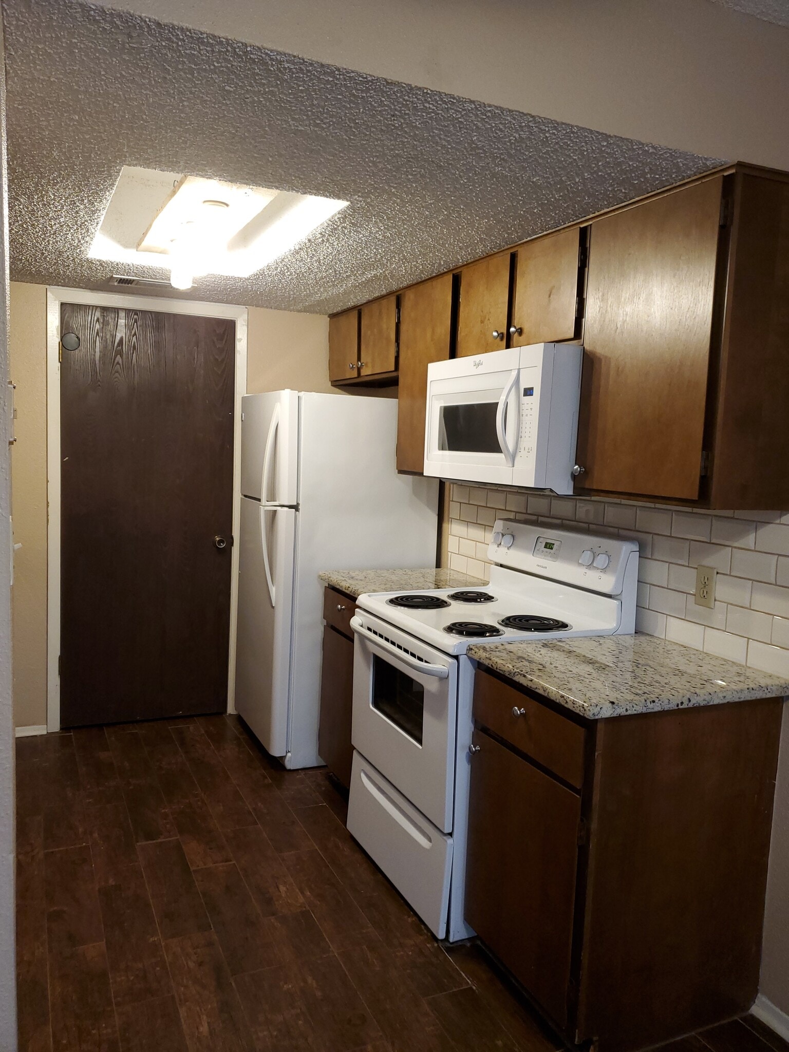 Kitchen - 1305 Camp Craft Rd