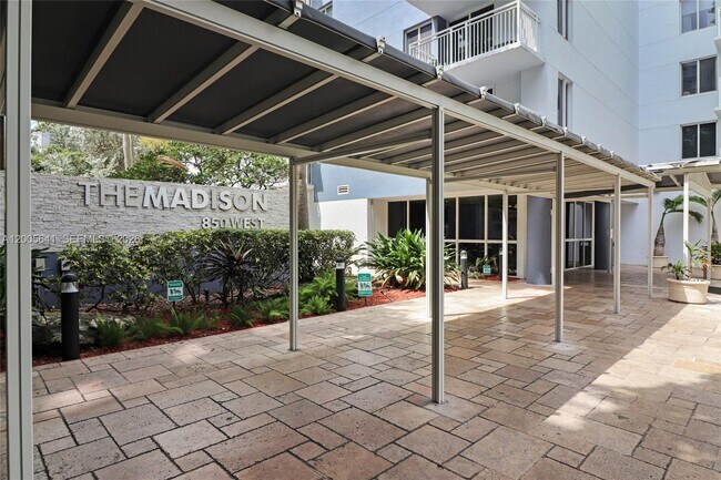 Building Photo - 850 N Miami Ave