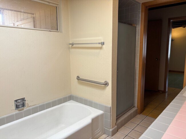 Building Photo - Tucson West 3 Bedroom