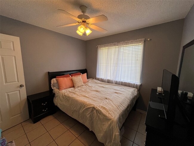 Building Photo - 6736 Black Wing Dr