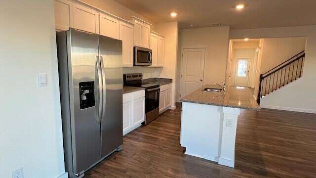 Building Photo - 4266 Scenic Dr SE