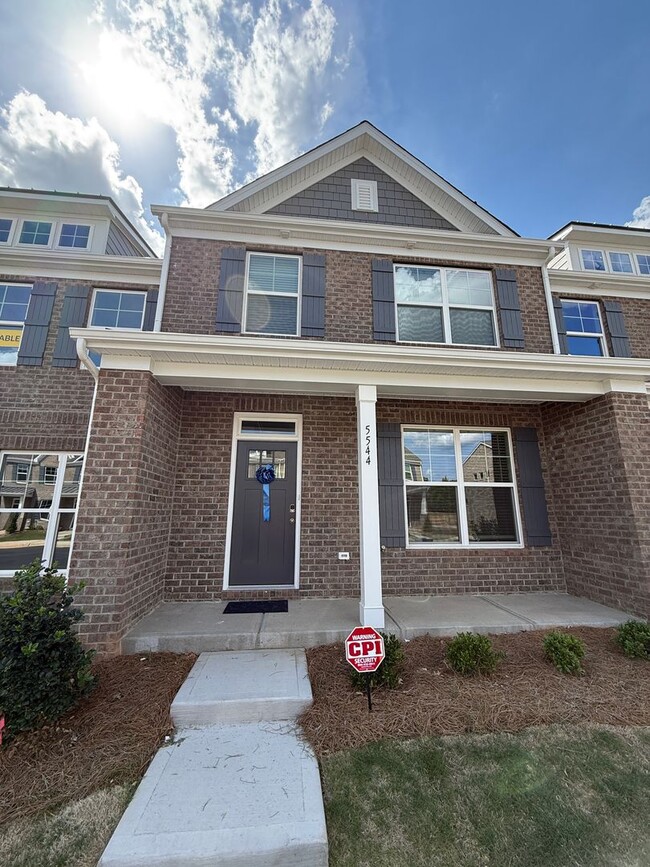 Primary Photo - Brand New Townhome in Hickory Ridge School...