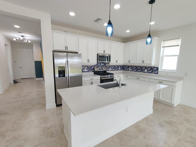 Building Photo - 8173 Sternway Rd