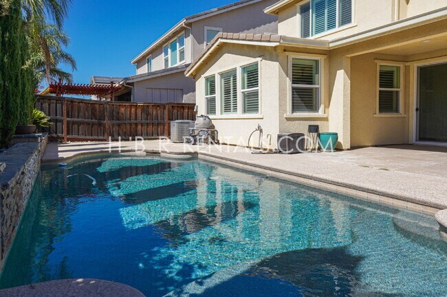 Building Photo - River Islands Living: Modern 4-Bedroom Hom...
