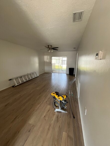 Building Photo - 2846 Bradley Ct