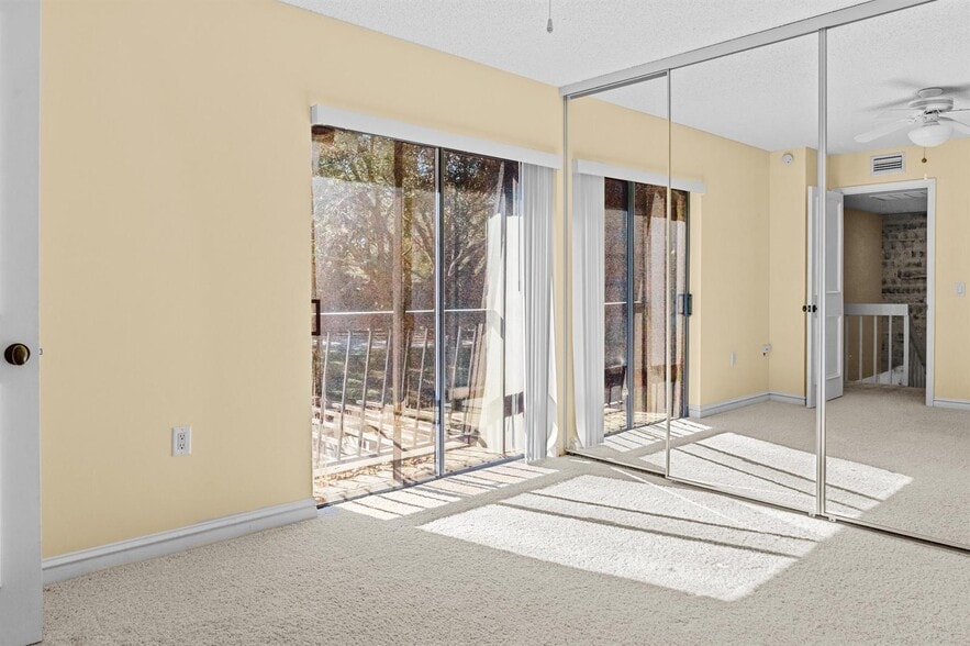 Building Photo - 110 1st Ter