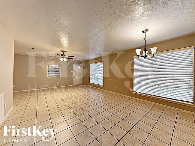 Building Photo - 2009 Tremont Ct