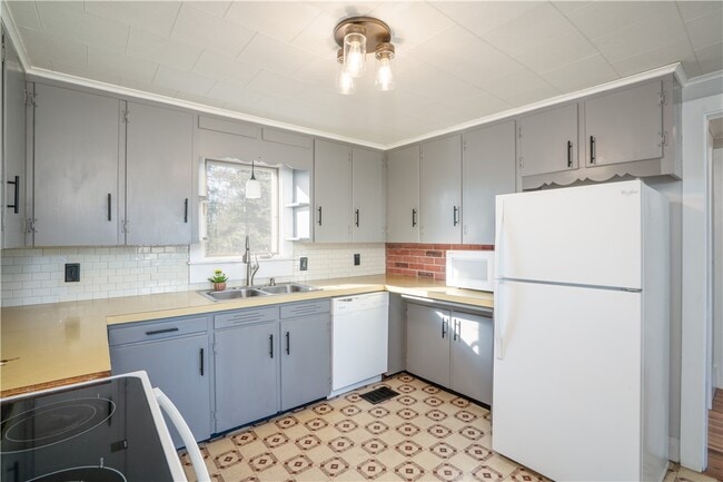 Building Photo - 3367 NY-488