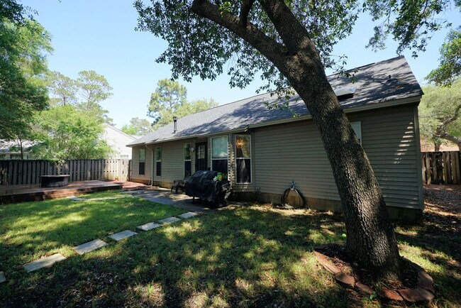 Building Photo - Bluewater Bay Four Bedroom House