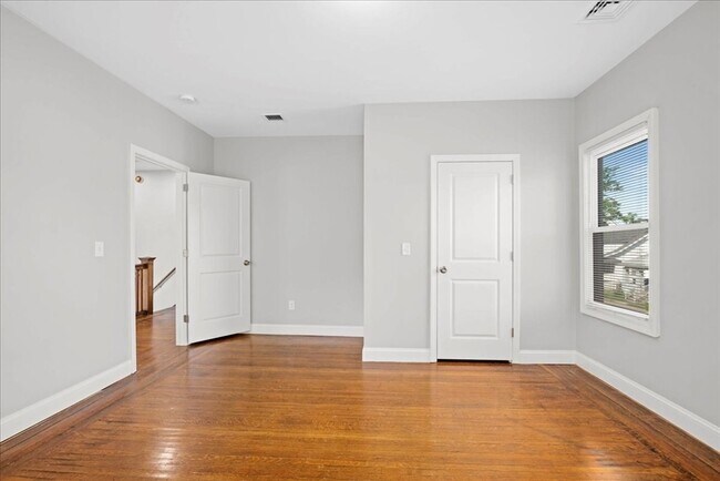 Building Photo - 480 White St