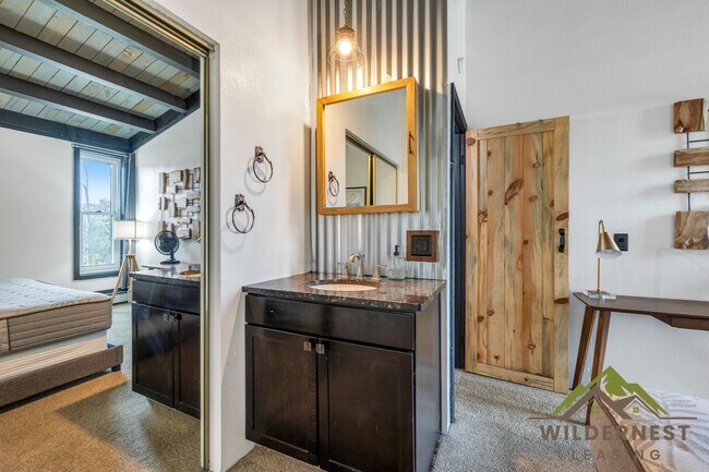 Building Photo - 2100 Lodgepole Cir