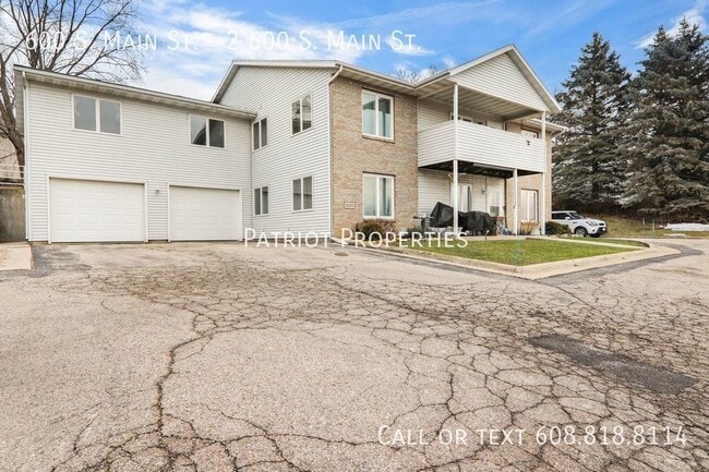 Building Photo - 600 S Main St