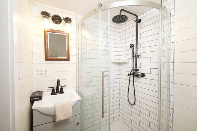 Building Photo - The Fancy Little Farmhouse