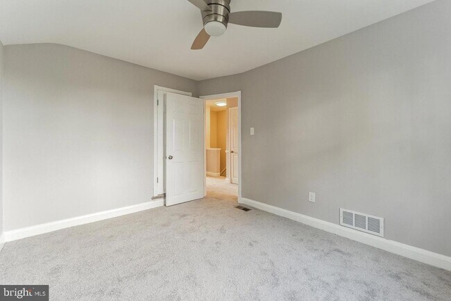 Building Photo - 4011 Mortimer Ave