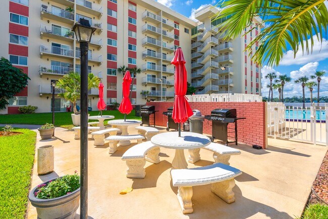 Building Photo - Riverfront 1-Bedroom Condo with Intracoastal Views – Daytona Beach, FL