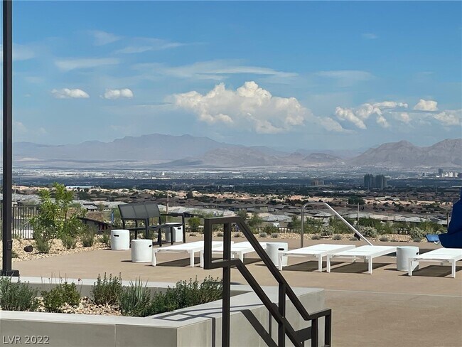 Building Photo - 909 Allister Flds Ln