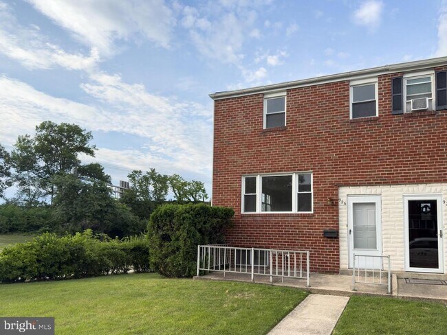 Building Photo - 926 Regina Dr