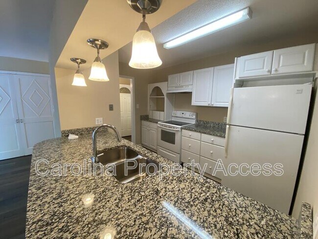 Building Photo - 102 Polks Pl