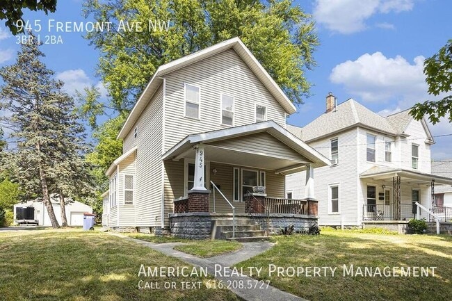 Primary Photo - 945 Fremont Ave NW