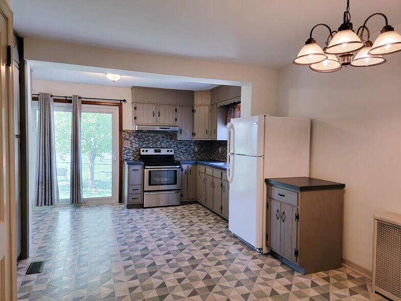 Building Photo - 125 Gerhart Ave