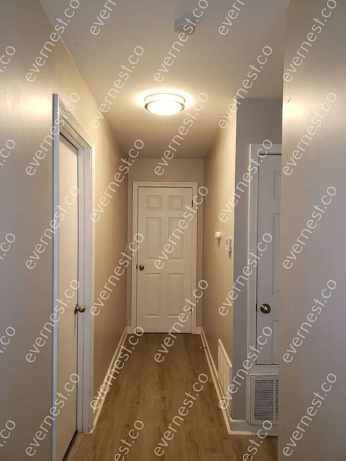 Building Photo - 729 McCluer Rd