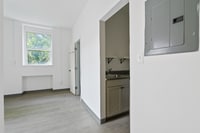 Building Photo - 1115 6th Ave