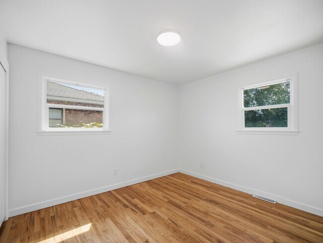 Building Photo - Charming Northwest Spokane Home | Minutes from Audubon Park & Downriver Golf Course
