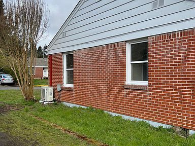 Building Photo - 2921 Lincoln St