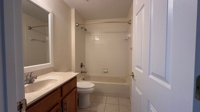 Building Photo - 1653 Cherry Ridge Dr