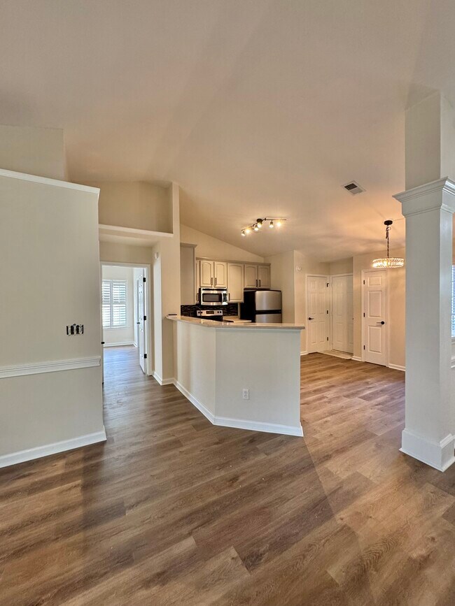 Building Photo - Tayser Rental