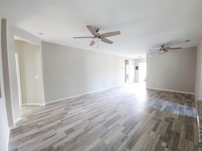 Building Photo - 185 SW Exmore Ave