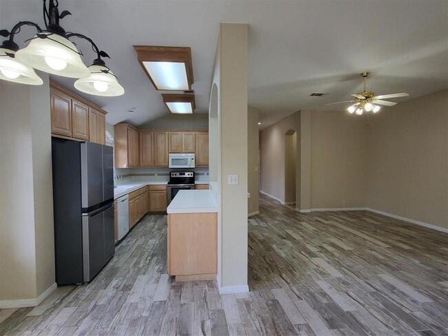 Building Photo - 11000 Rio Vista Dr