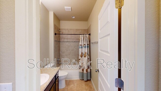 Building Photo - 1097 Antrim Loop